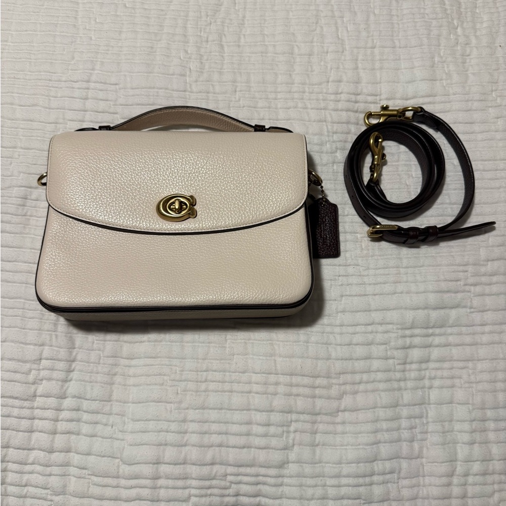 Elegant Cream Leather Handbag